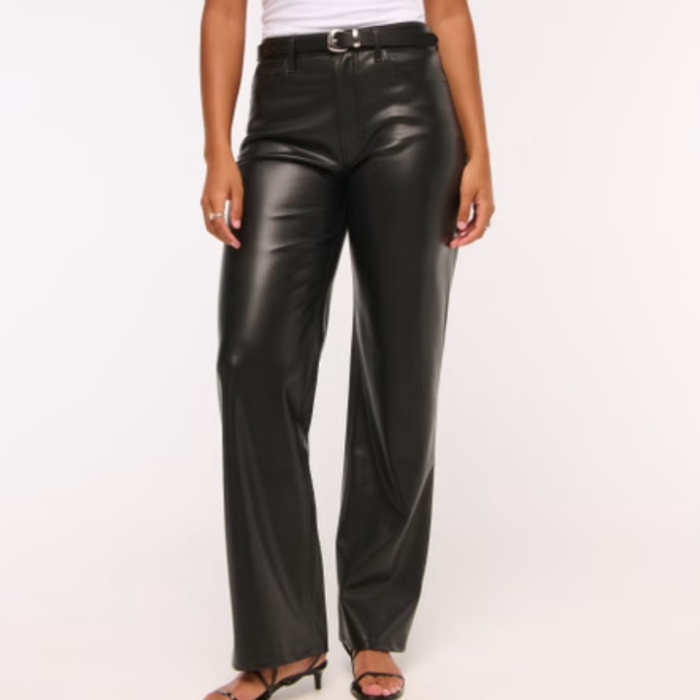 Abercrombie high rise 90 relaxed vegan leather Pants size 27 curve love